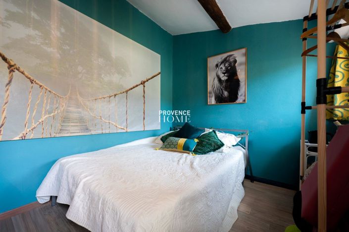 Image No.18-4 Bed House for sale