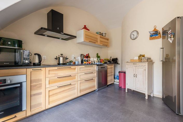 Image No.8-Maison de 5 chambres à vendre à Gordes