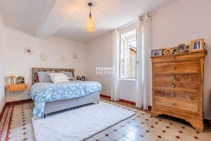 Image No.9-Maison de 5 chambres à vendre à Gordes