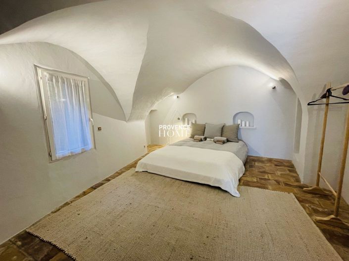 Image No.18-3 Bed House for sale