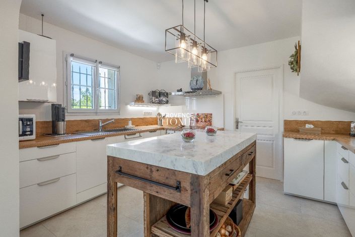 Image No.5-Maison de 6 chambres à vendre à Saumane-de-Vaucluse