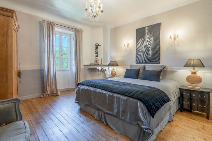 Image No.8-7 Bed House for sale