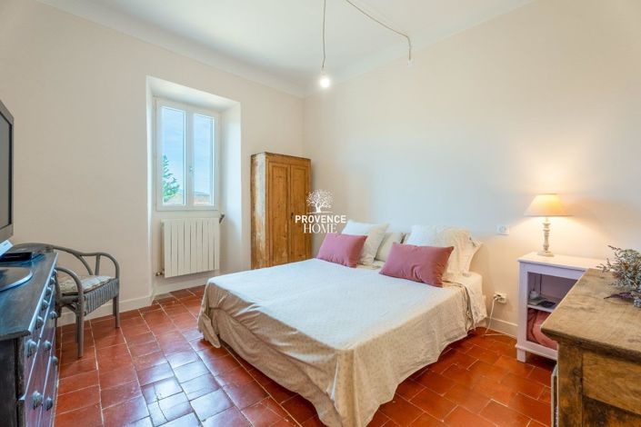 Image No.10-4 Bed House for sale