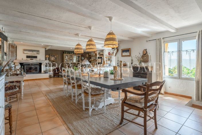 Image No.5-7 Bed House for sale