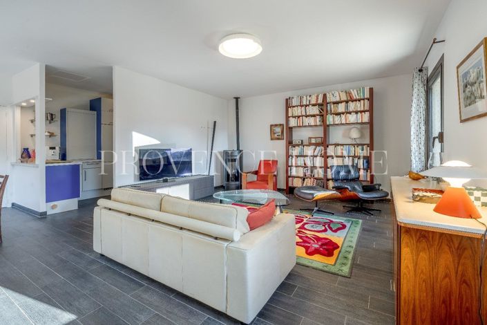 Image No.3-3 Bed House for sale