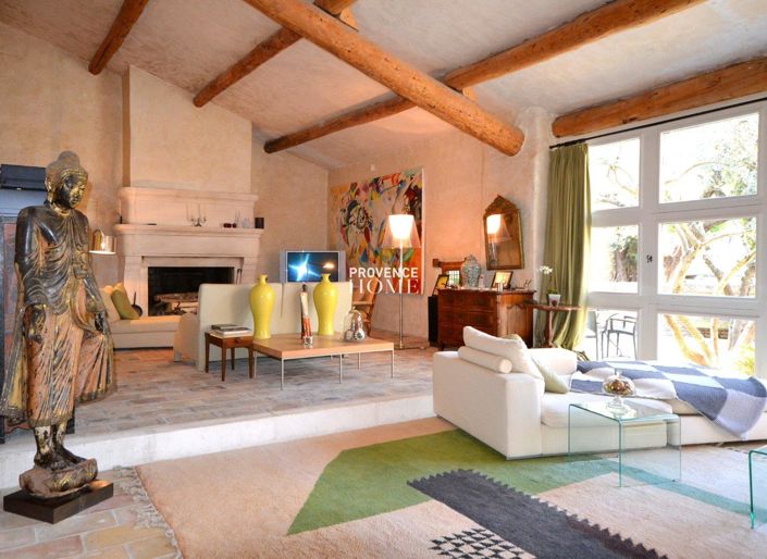 Image No.6-8 Bed House for sale