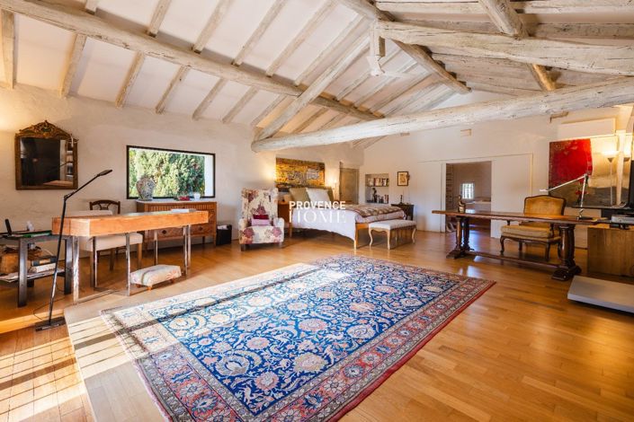 Image No.8-8 Bed House for sale