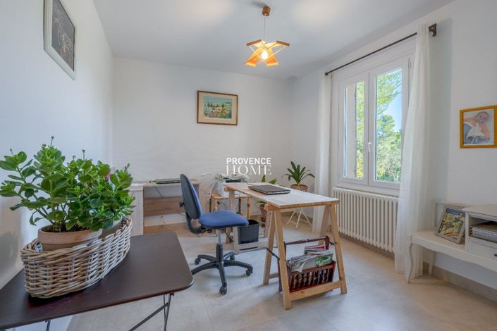 Image No.15-3 Bed House for sale