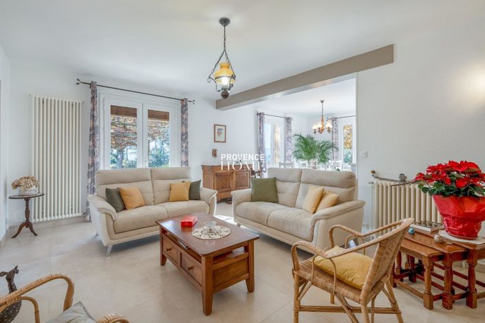 Image No.5-3 Bed House for sale