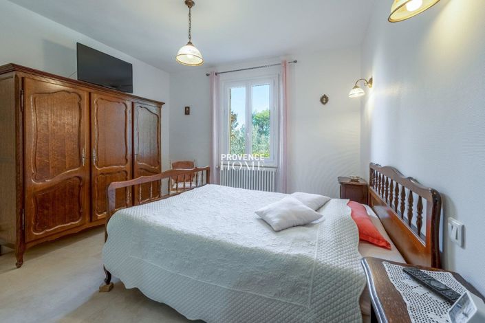 Image No.8-3 Bed House for sale