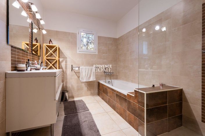 Image No.14-4 Bed House for sale