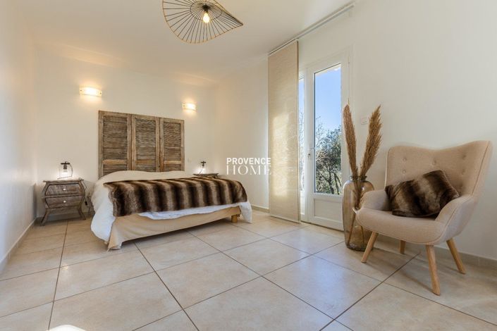 Image No.5-4 Bed House for sale