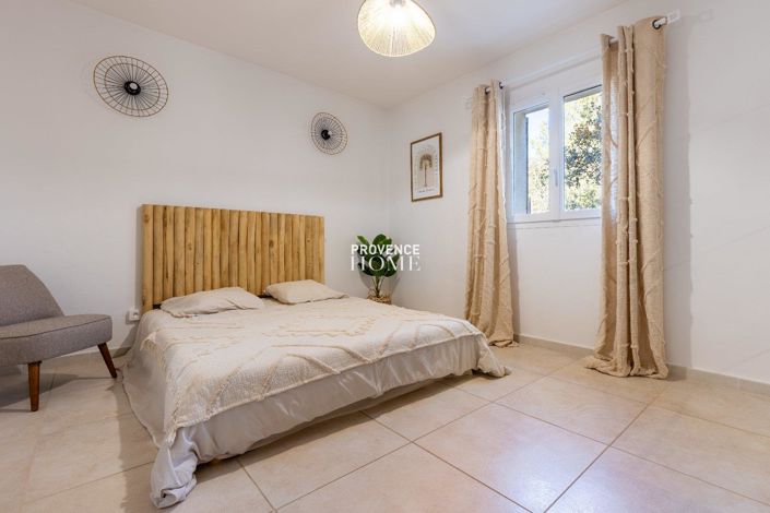 Image No.7-4 Bed House for sale