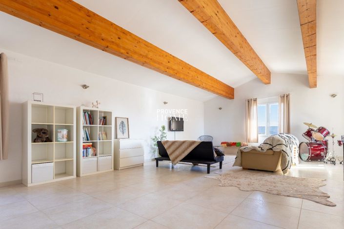 Image No.9-4 Bed House for sale