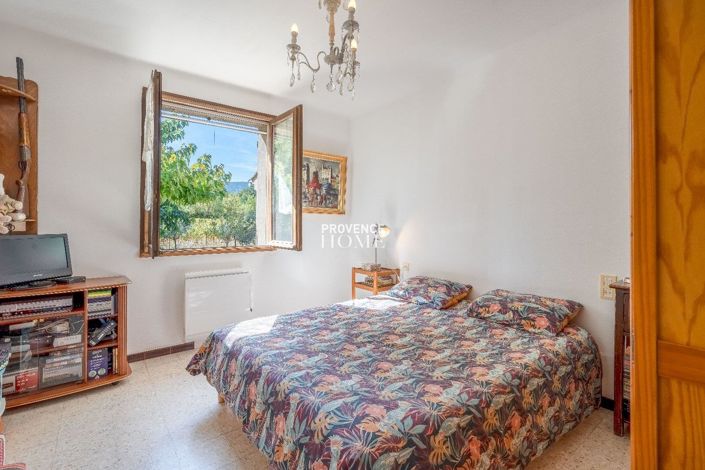 Image No.17-4 Bed Property for sale