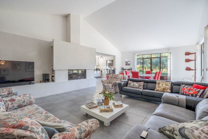 Image No.5-4 Bed Property for sale