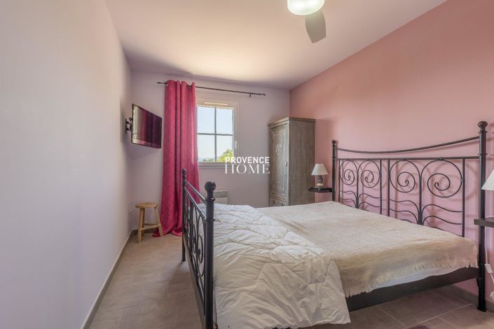 Image No.20-4 Bed House for sale