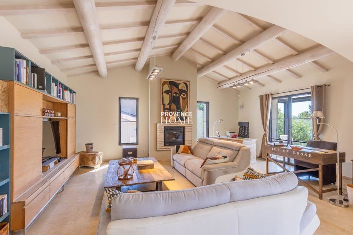 Image No.3-4 Bed House for sale