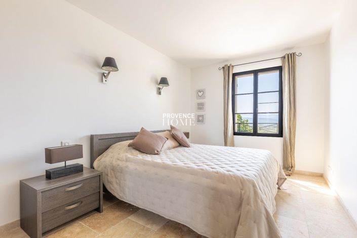 Image No.7-4 Bed House for sale