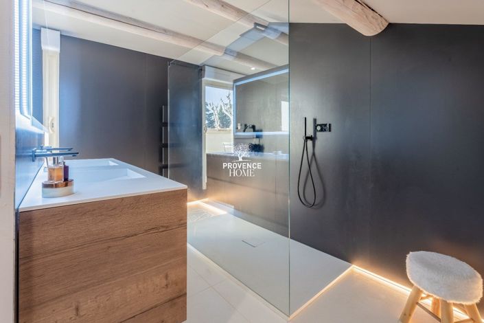 Image No.15-5 Bed Property for sale