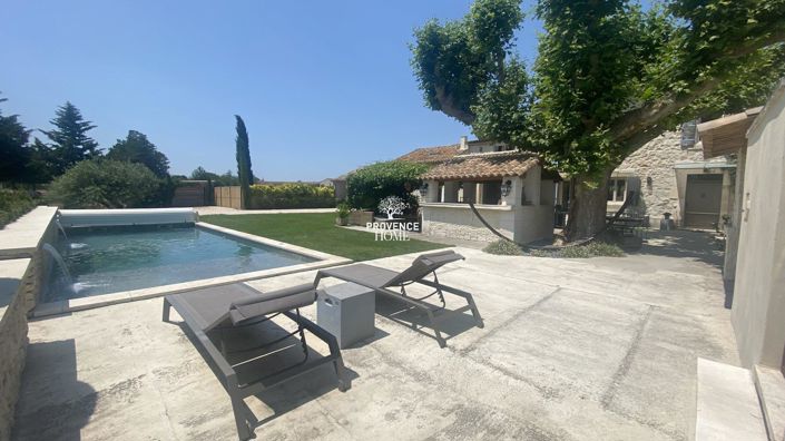 Image No.2-5 Bed Property for sale