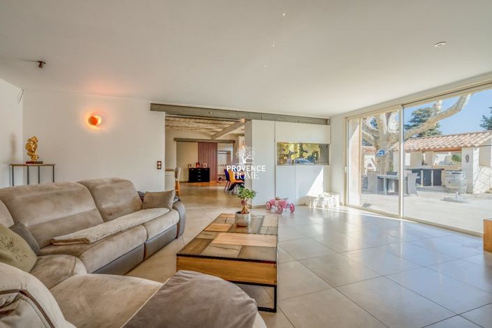 Image No.6-5 Bed Property for sale