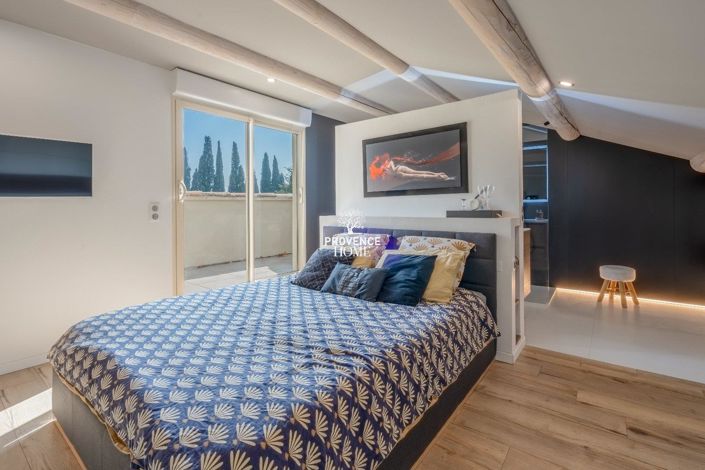 Image No.7-5 Bed Property for sale