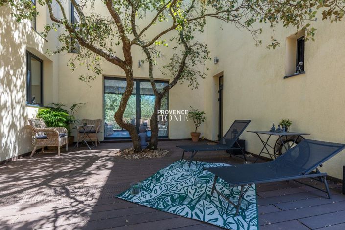 Image No.19-3 Bed House for sale