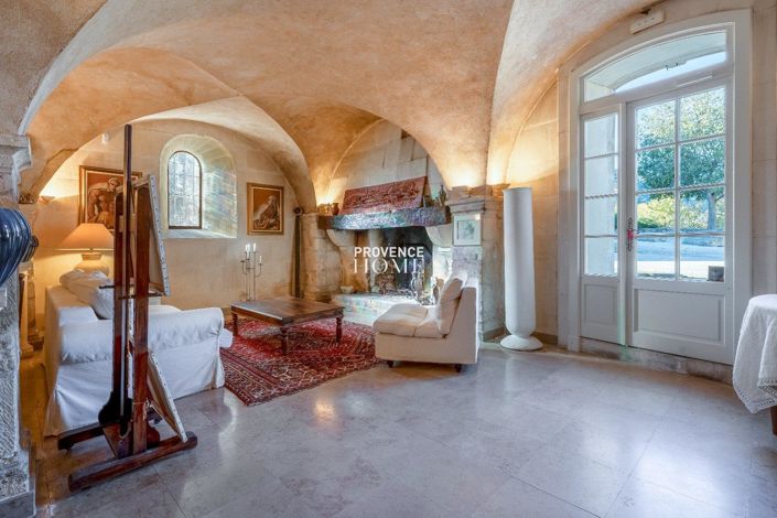 Image No.15-6 Bed Property for sale