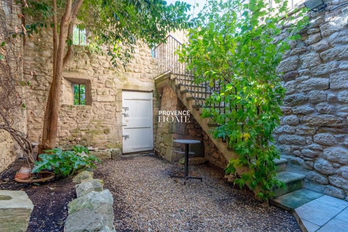 Image No.19-6 Bed Property for sale