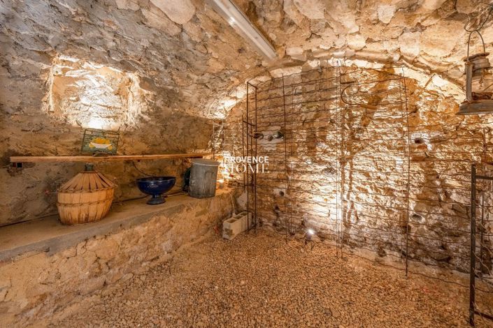 Image No.8-Propriété de 6 chambres à vendre à Oppède