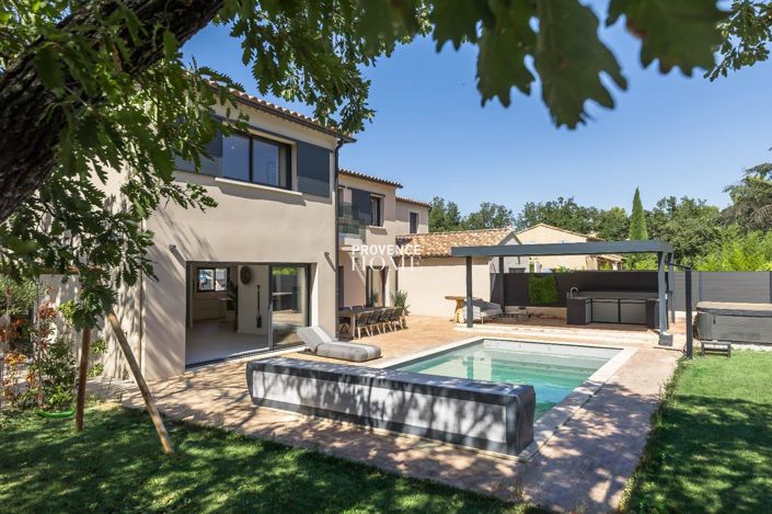 Image No.11-3 Bed House for sale