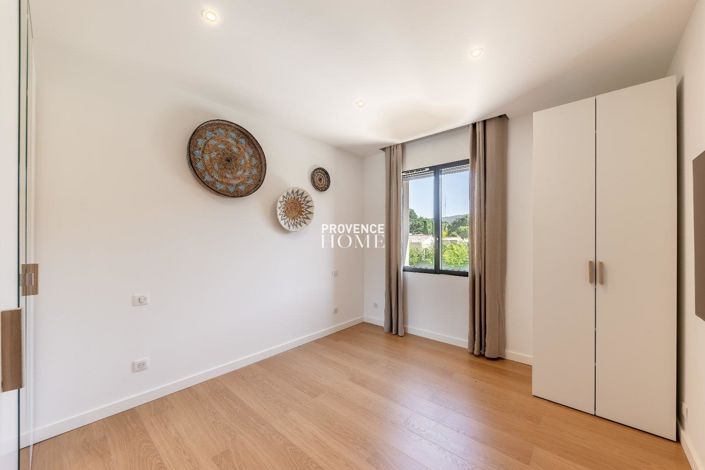 Image No.13-3 Bed House for sale