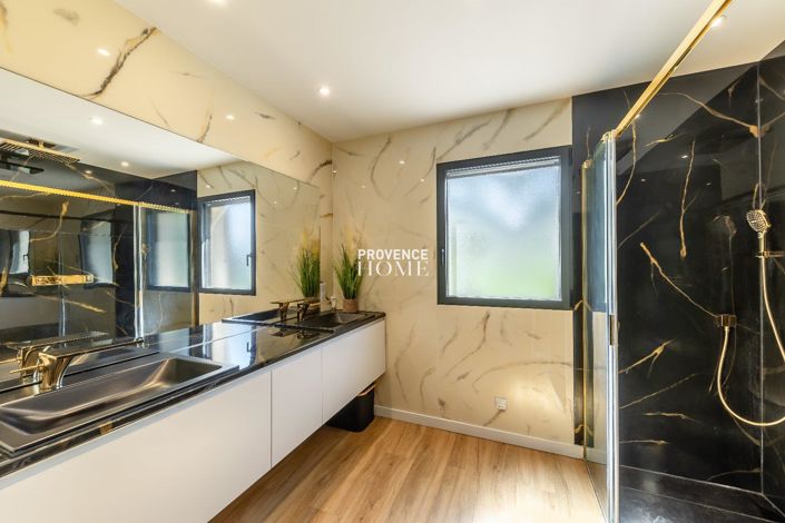 Image No.14-3 Bed House for sale