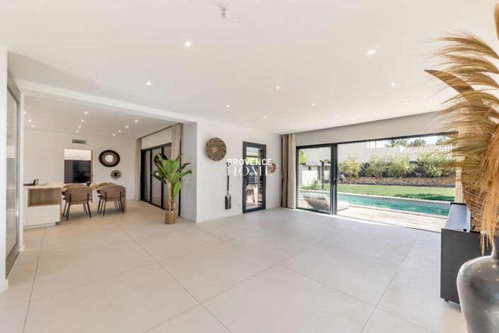 Image No.5-3 Bed House for sale