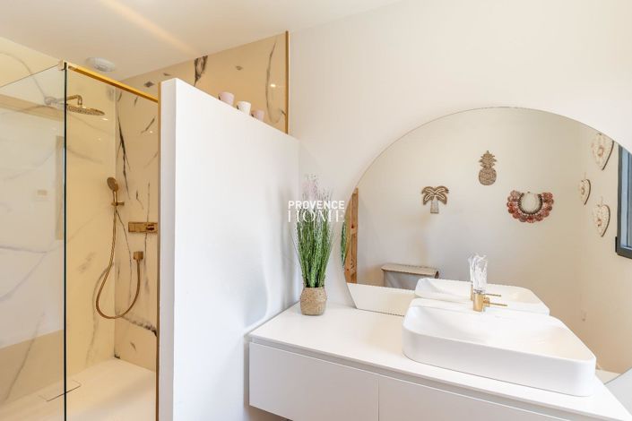 Image No.8-3 Bed House for sale