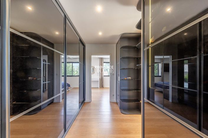 Image No.9-3 Bed House for sale