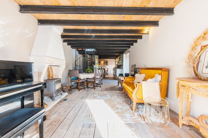 Image No.6-5 Bed House for sale