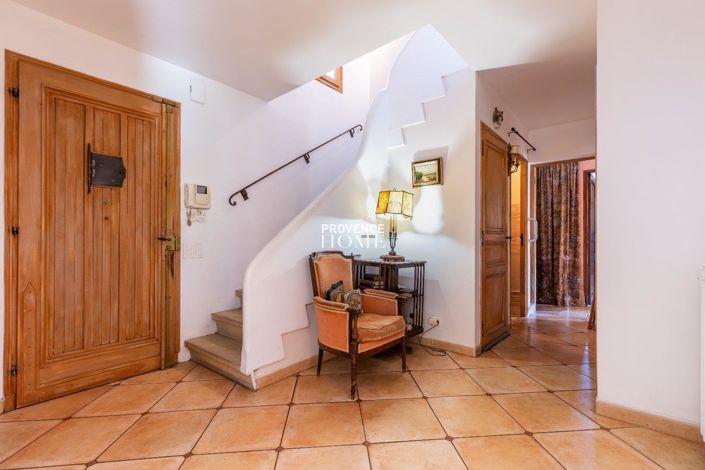 Image No.13-5 Bed Property for sale