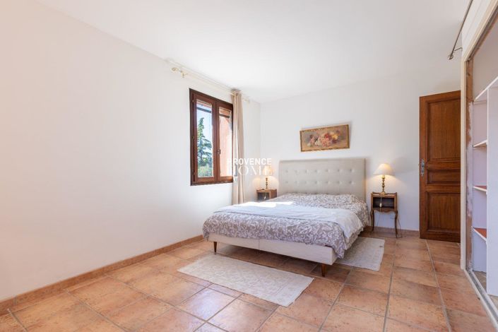 Image No.8-5 Bed Property for sale