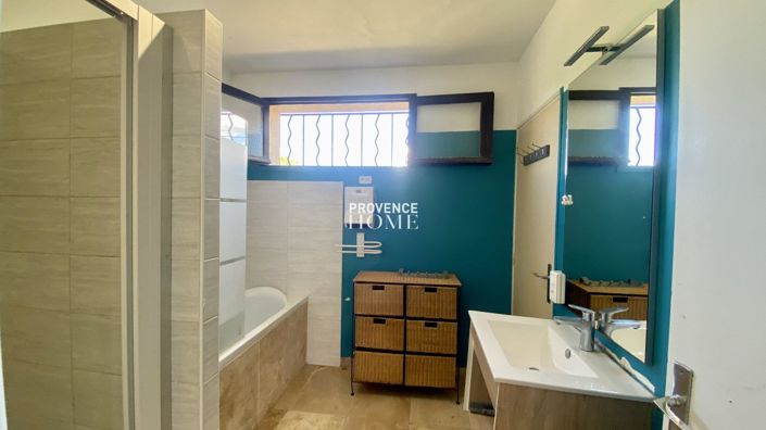 Image No.10-3 Bed House for sale