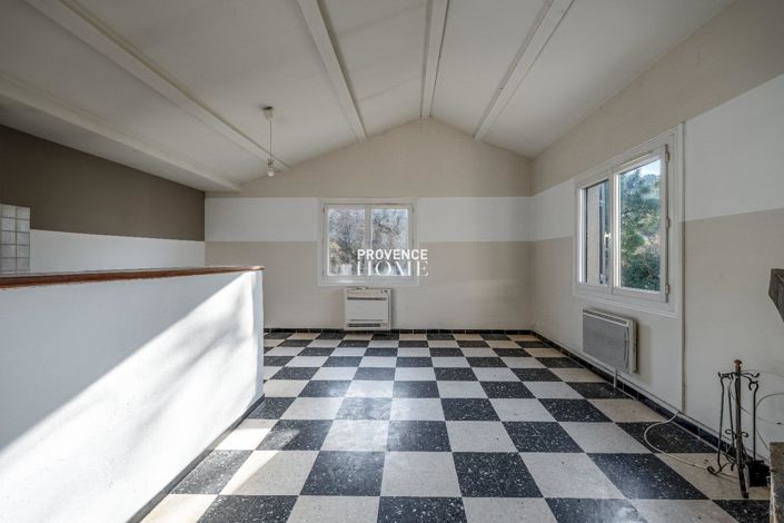 Image No.15-4 Bed House for sale