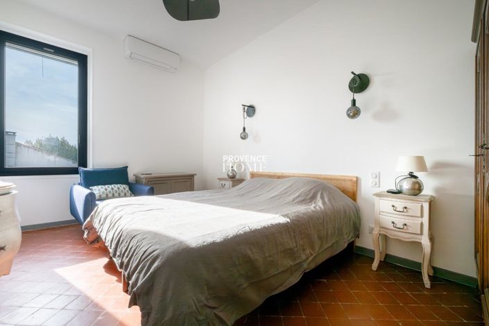 Image No.17-5 Bed House for sale