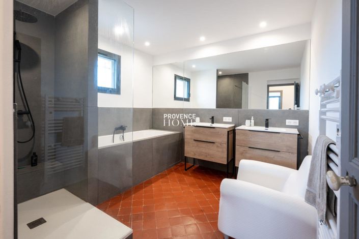 Image No.18-5 Bed House for sale