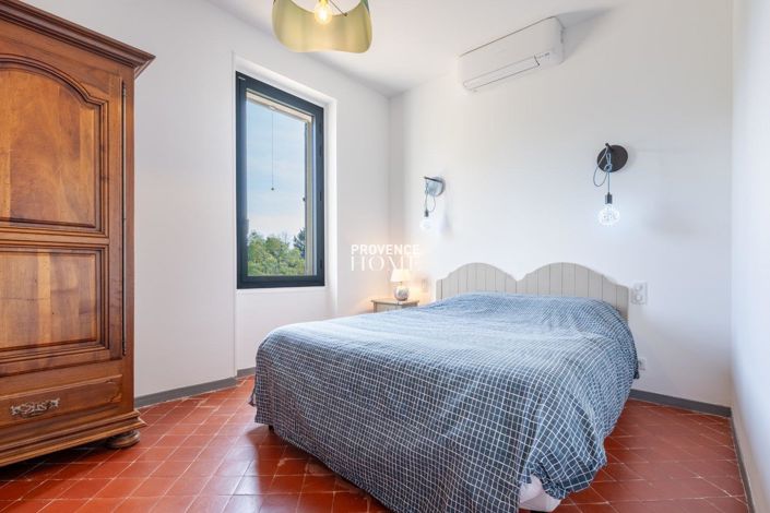 Image No.19-5 Bed House for sale