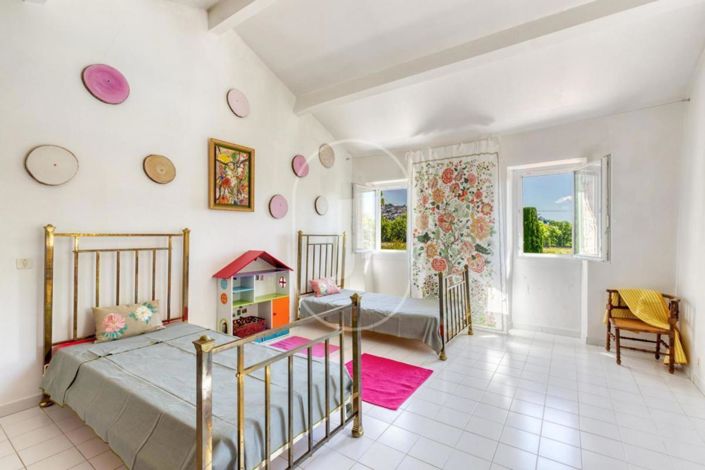 Image No.7-4 Bed House for sale