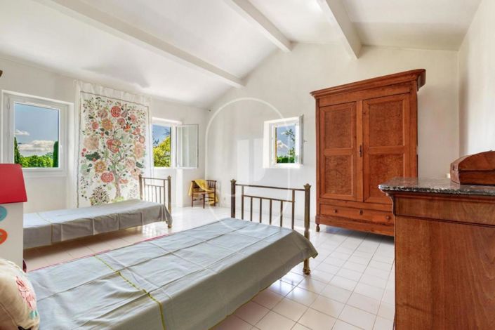 Image No.9-4 Bed House for sale