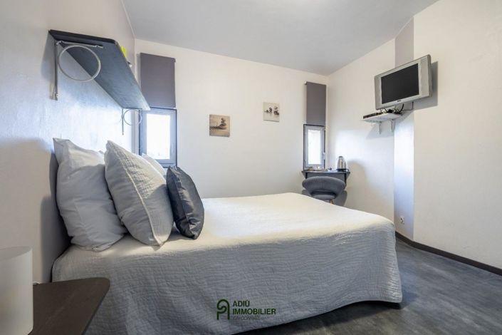 Image No.15-6 Bed House for sale