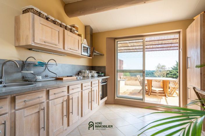 Image No.16-6 Bed House for sale