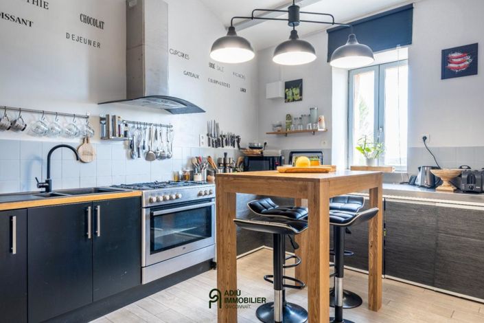 Image No.7-6 Bed House for sale